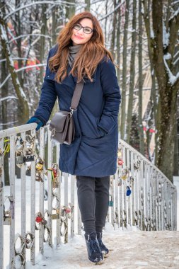 genç kadın kış portresi