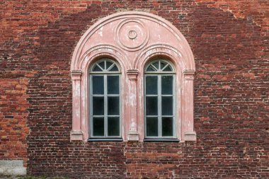 Finlandiya kapı ve pencereleri