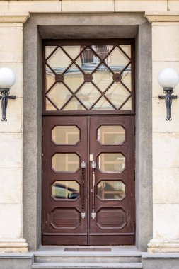 Tallinn süslü kapılar