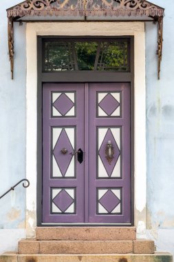 Tallinn süslü kapılar