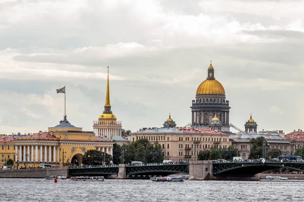 Главные достопримечательности Санкт-Петербурга — стоковое фото