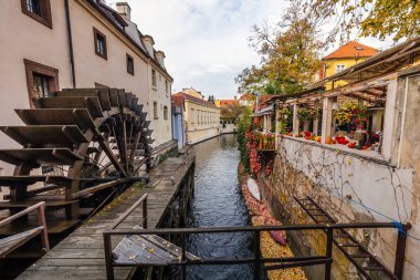 Prag ana gösterileri