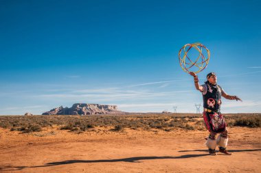 Geleneksel Navajo dansı