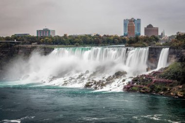niagara şelalesi kanada