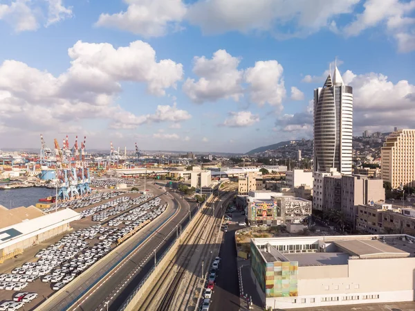 Haifa baixa da cidade e porto — Fotografia de Stock