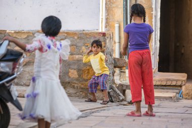 Hindistan gezisi başyazısı