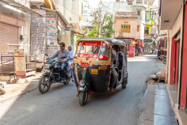 Hindistan gezisi başyazısı