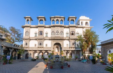 Hindistan gezisi başyazısı