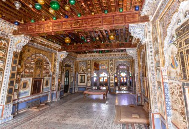 Hindistan gezisi başyazısı