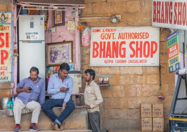 Hindistan gezisi başyazısı