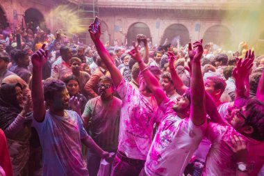 Hindistan gezisi başyazısı