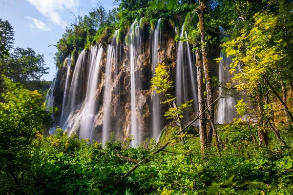 Mehrere Wasserfälle Einem Der Erstaunlichsten Orte Der Welt Den Plitvicer — Stockfoto