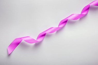 Ekim ayı, Göğüs Kanseri Farkındalığı Ayı. Pembe kurdele, yaşayan ve hastalıklı insanları desteklemek için. Sağlık, Uluslararası Kadınlar Günü ve Dünya Kanser Günü konsepti.