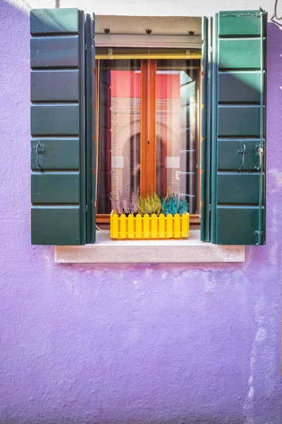 Pintorescas Ventanas Colores Con Persianas Famosa Isla Burano Venecia Italia — Foto de Stock