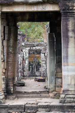 Angkor Wat 'taki tapınak kalıntıları, Siem Reap, Kamboçya.