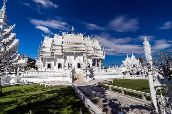 Templo Blanco Wat Rong Khun Famoso Lugar Tailandia Popular Entre — Foto de Stock