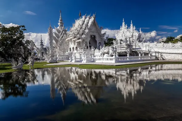 Templo Blanco Wat Rong Khun Famoso Lugar Tailandia Popular Entre — Foto de Stock