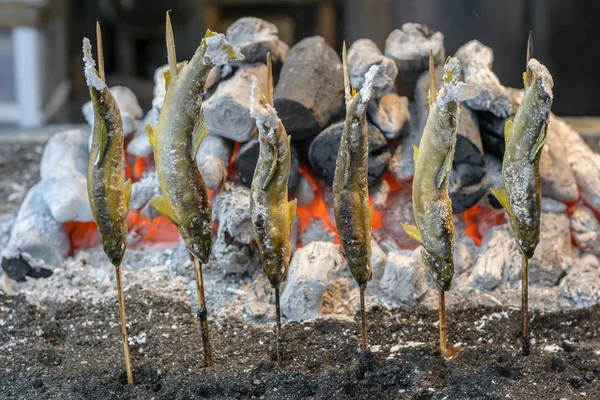Kegon şelale, Nikko, Tochigi, Japan, alabalık balık ızgara.