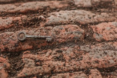 eski paslı anahtar ,