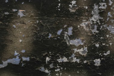 Yaşlı eski kırmızı beyaz gri tuğla duvar doku beton yatay arka plan yok. Eski püskü kentsel dağınık Brickwall yapısı. Hasarlı sıva ile taş .