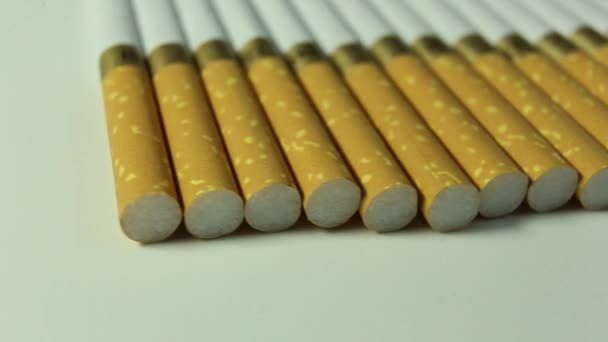 Cigarrillos primer plano girar en sentido horario — Vídeos de Stock