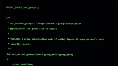 Hacker saldırı ekranda algılandı. Ekran bilgisayarı Hack kodu programlarla ayarlama yapıldı.