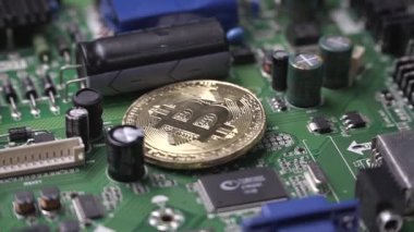 cryptocurrency bitcoin sikke ve çip yakın çekim yavaş yavaş döndürmek