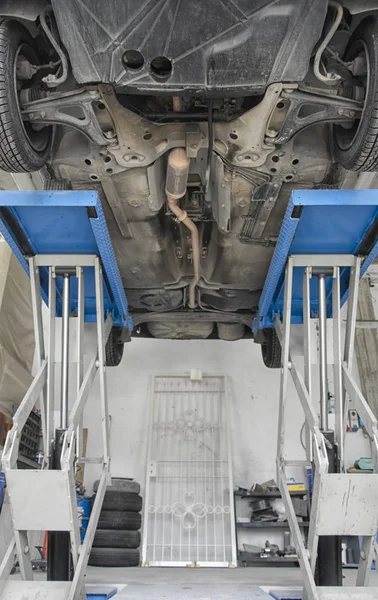 Autoboden in einer Garage — Stockfoto