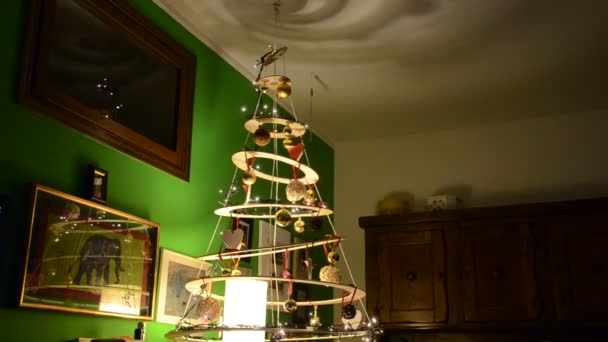 Árbol de Navidad alternativo y moderno — Vídeos de Stock