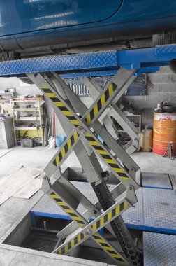 Otomobil tamir edilecek hazır