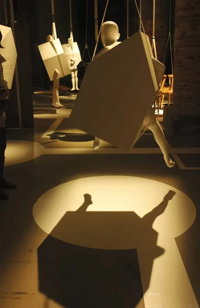 Aptallar asılı ile yapılan sanat