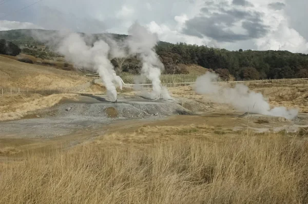 The smoke of geothermal energy — Stock Photo, Image