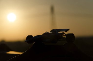 Klasik yarış araba şeklinde