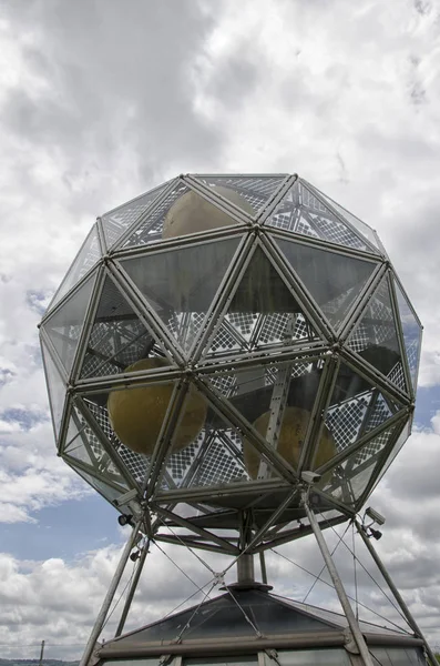 Figura geométrica construida para producir energía — Foto de Stock