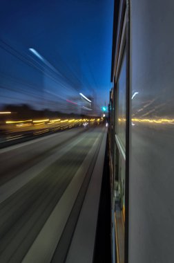 Tren istasyonu ışıklarını