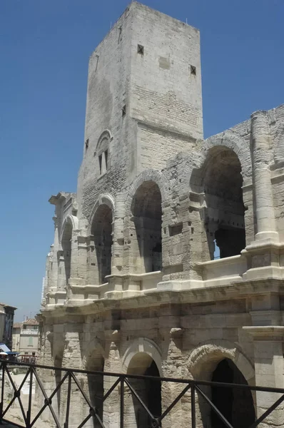 Ünlü Arles anfi tiyatro — Stok fotoğraf