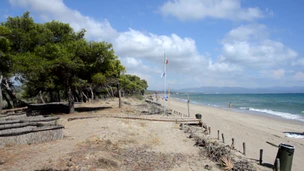 바람이 부는 날에는 해변의 보기 — 비디오