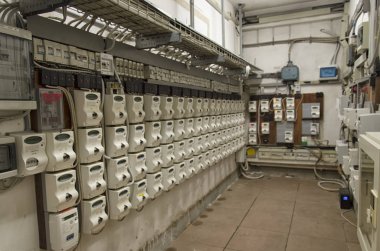 Bir binanın elektrik sayaçları