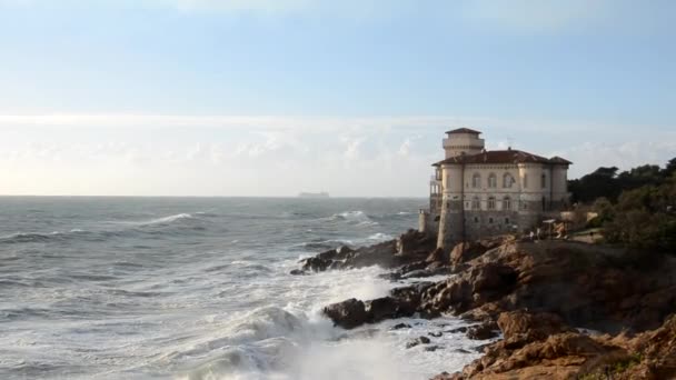 Olas en la costa de Livorno — Vídeos de Stock