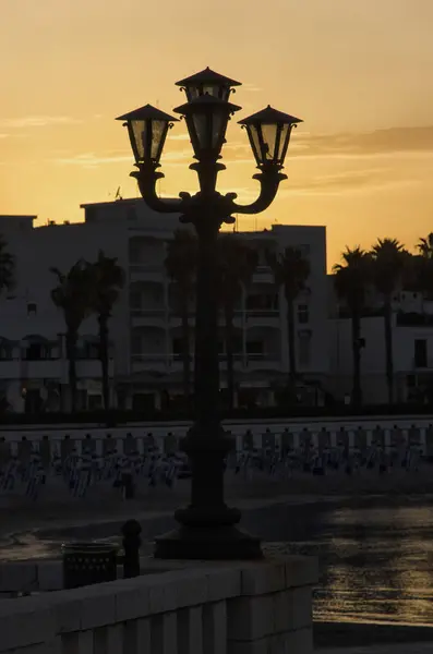 Otranto sokak lambası gün batımında — Stok fotoğraf