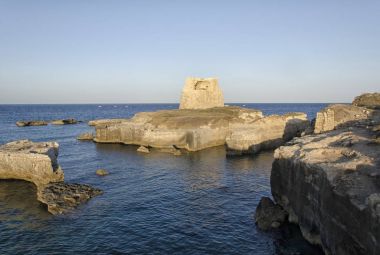 Roca Vecchia arkeolojik alan 