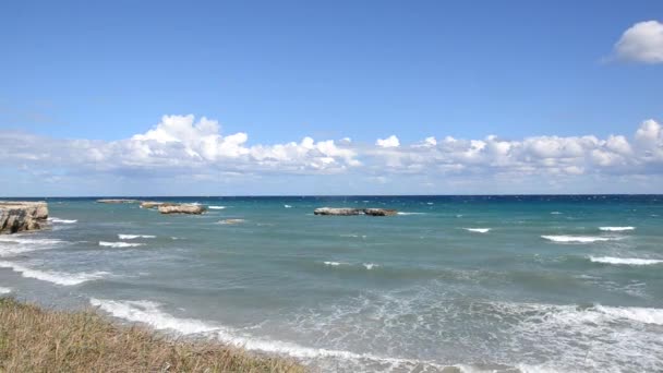 Hermosa playa de San Foca — Vídeo de stock