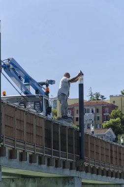 İşçi değişiklikleri ampul olmadan güvenlik önlemleri