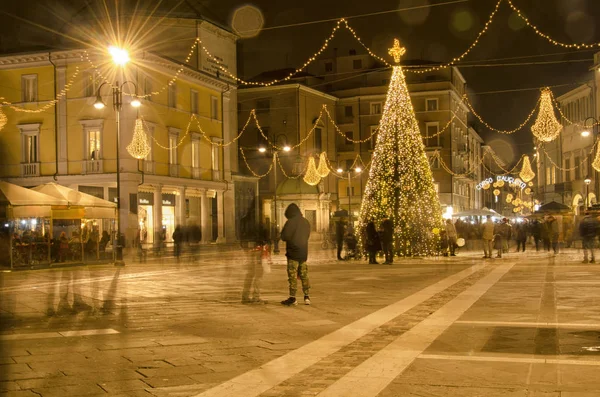 Ocupada vida en vacaciones de Navidad — Foto de Stock