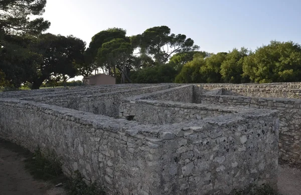 Donnafugata Kalesi taş labirent