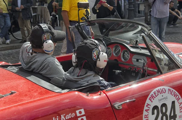 Dos competidores listos para comenzar en el Gran Premio de Nuvolari — Foto de Stock