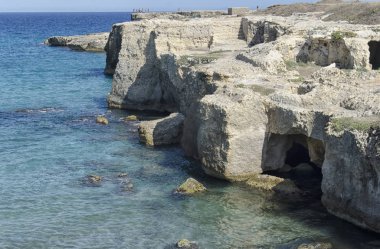 Güzel kayalıklarla ve deniz: Salento