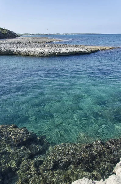 La bellissima costa e il mare del Salento — Foto Stock