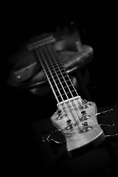 Bass Guitar In Music Studio. Musical Instruments and Equipment — Stock Photo, Image
