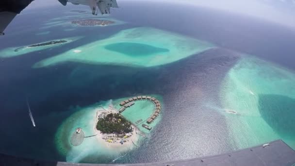 Vue Aérienne Fenêtre Avion Sur Les Îles Maldives Avec Des — Video